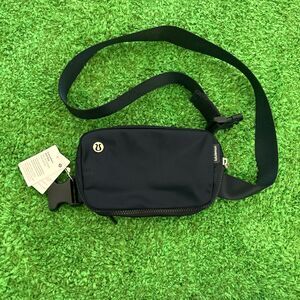 Lululemon Women's Black and Navy Bag